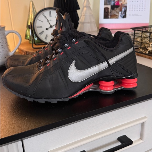 Nike Shox - Picture 5 of 6